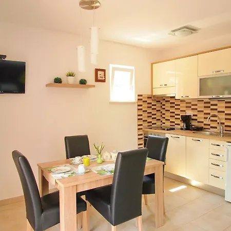 Rea Orebi - One Bedroom With Terrace 3 Daire