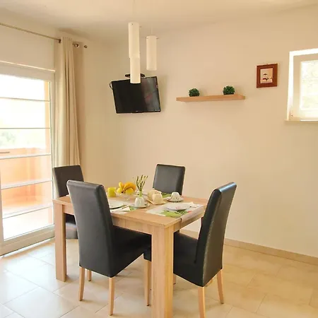 Rea Orebi - One Bedroom With Terrace 3 *