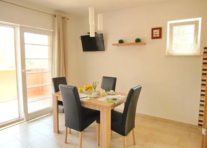 Rea Orebi - One Bedroom With Terrace 3 *